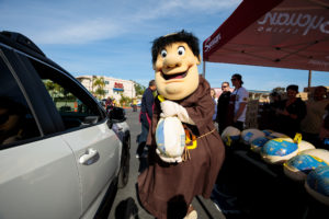 San Diego's very own Joe Musgrove of the San Diego Padres jumped in to  assist The Sycuan Band of the Kumeyaay Nation in distributing 1,000 turkeys  to, By CBS 8 San Diego
